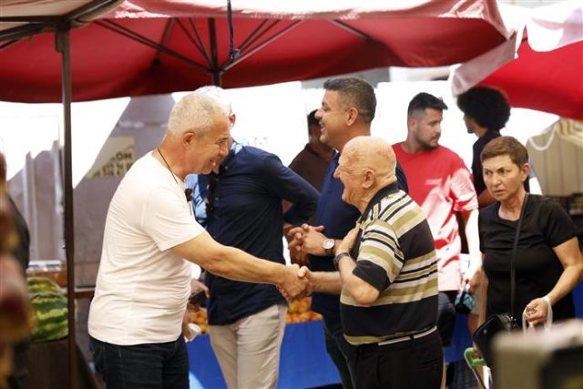 Cuma Pazari Yenİ Yerİnde Kuruldu